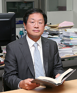 편집위원장 최진욱